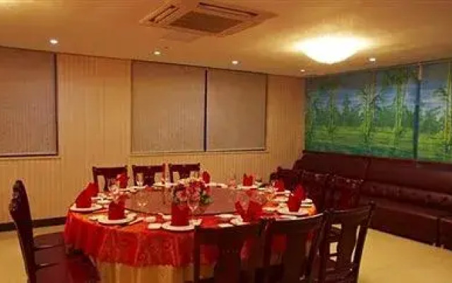 HanTing Hotel (Xiamen Airport Wuyuan Bay)