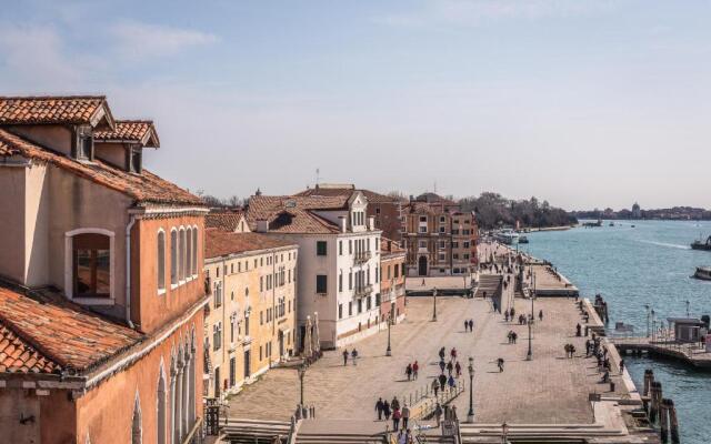 Ca' del Santo Canal View and Terrace