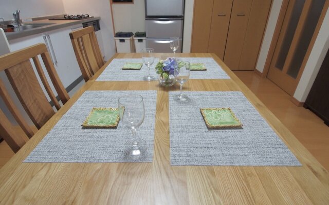 Okazaki House up to 8 People