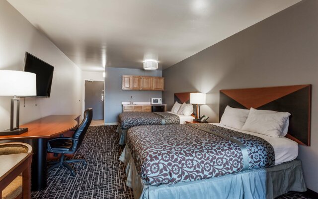 Days Inn & Suites by Wyndham Lancaster Amish Country
