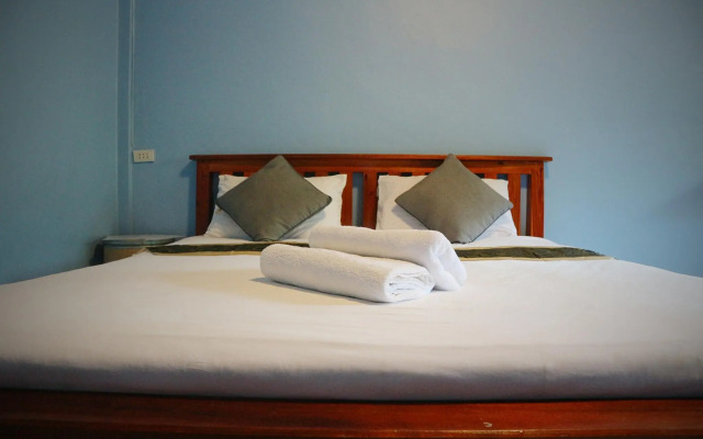 Marina Hut Guest House