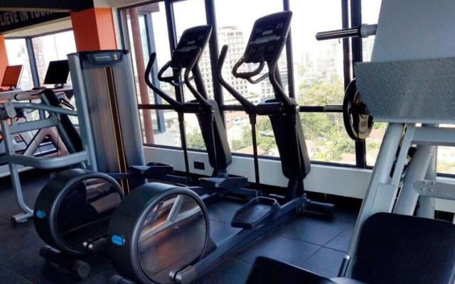 Luxurious Nairobi Condo With Rooftop Pool & Gym