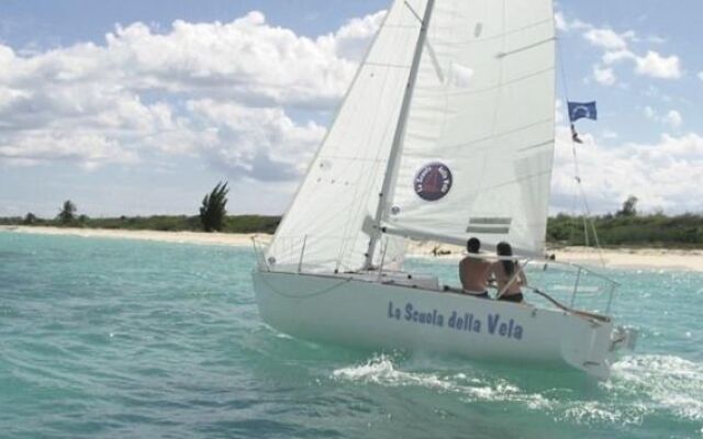 Sailing House La Marina