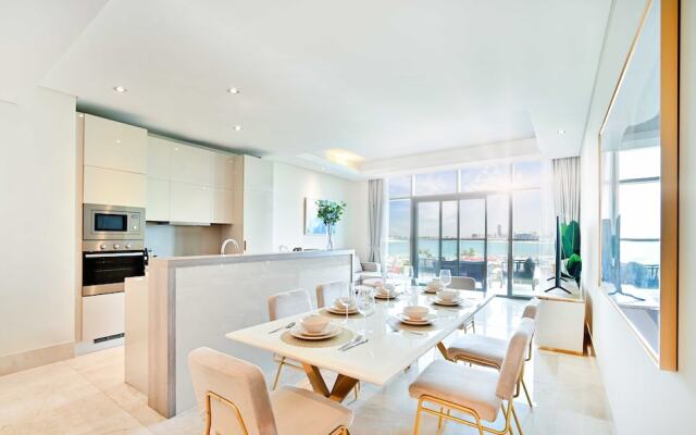 LUX The Elegant Palm Beach Suite