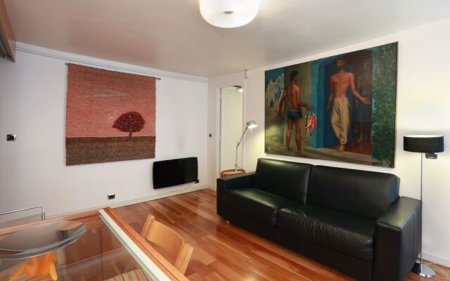 Designer Stay - Bastille Terrace