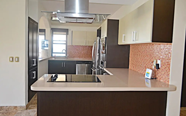 El Faro Beachfront Penthouse