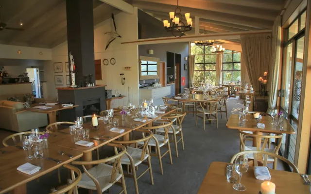 Punga Cove Resort
