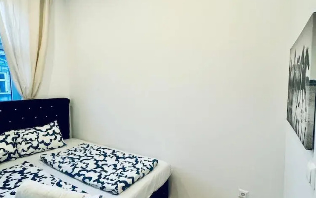 Comfortable 3BR Stay Kaufpark Area
