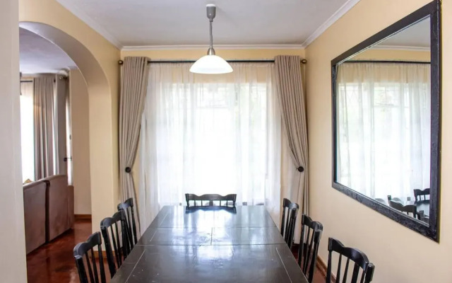 Inviting 3-bed Apartment In The City
