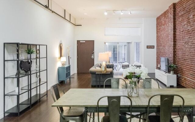 Explore Downtown From A Debonair Urban Loft