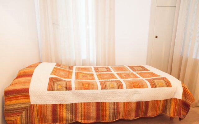 Fabulous Apartment Across Flisvos