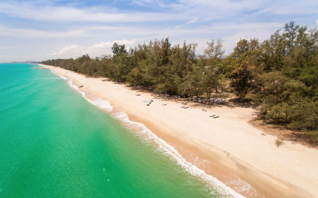 Mumsa Beach Resort & Restaurant