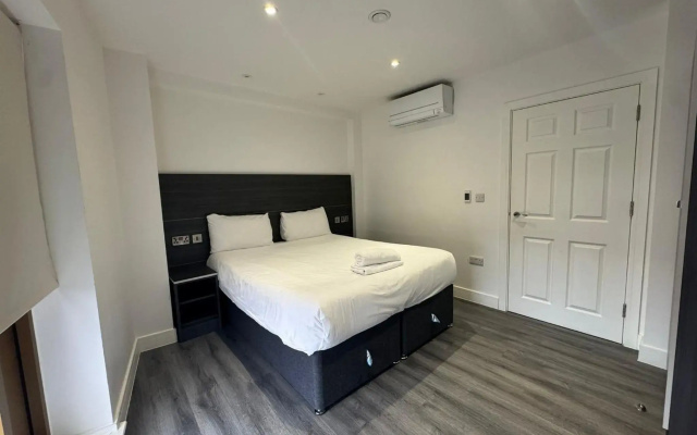 Ilford Grand Hotel