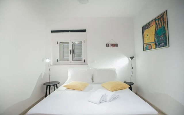 Studio Apartments Emotha