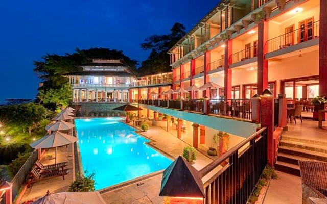 Auberge de Seattle, French Country Inn