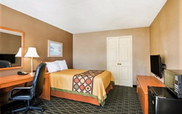Red Roof Inn & Suites Marysville
