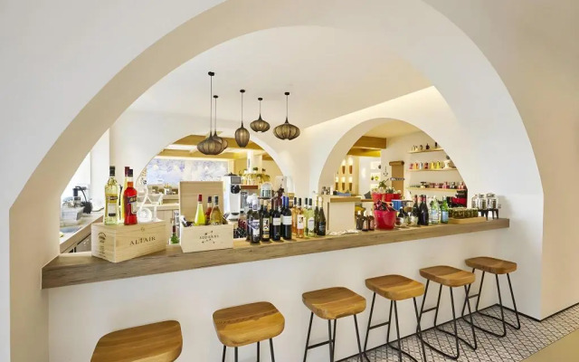 O. LIVE Social Shanghai Xinzhuang Subway Station