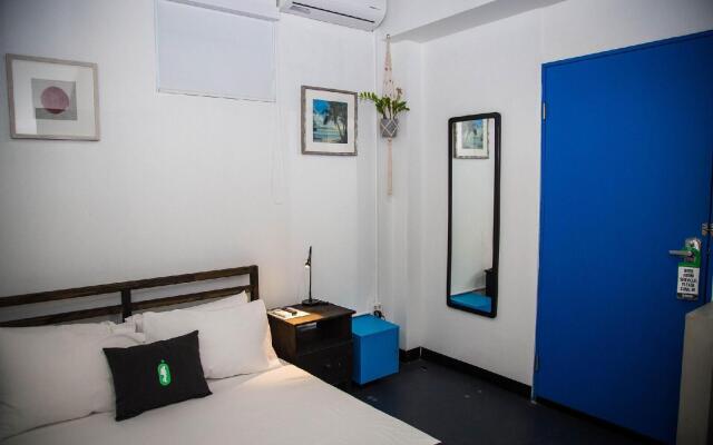 Nomada Urban Beach Hostel - Adults Only