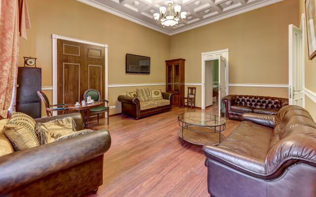 Апартаменты на набережной канале Грибоедова 25