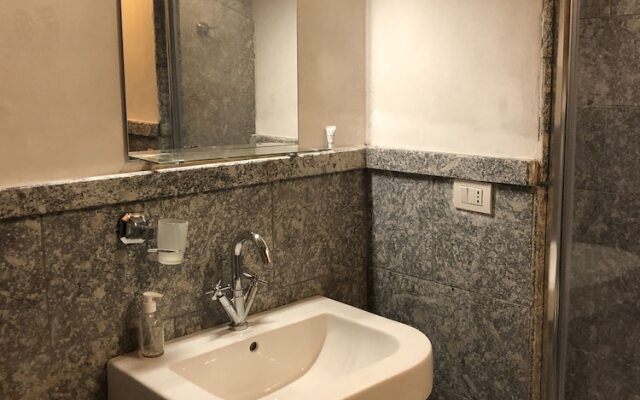 Villa Giudici Luxury app on the Lake