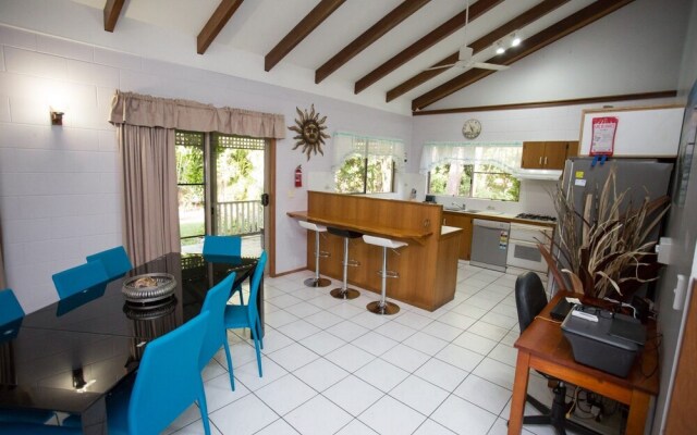 Rain Forest Retreat Jubilee Pocket