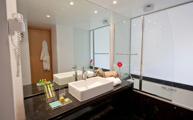 Marina Club Suite Hotel