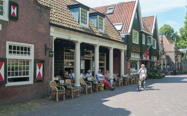 Romantic holiday home in Bergen North Holland with terrace