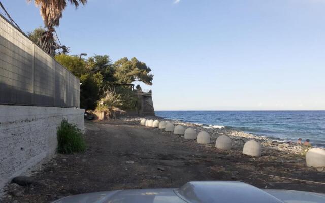 Casa Azzurra Front Beach