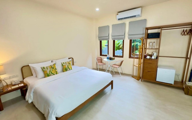 Riverside Hotel