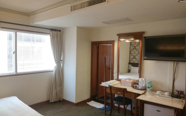 Puyisy Business Hotel