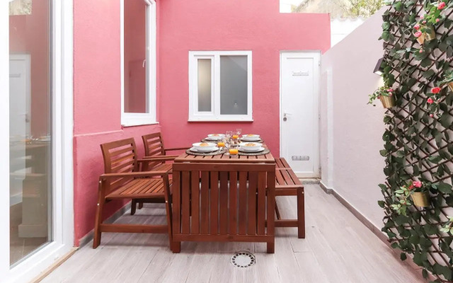 Vita Portucale ! Lisbon Design Apartment with Terrace