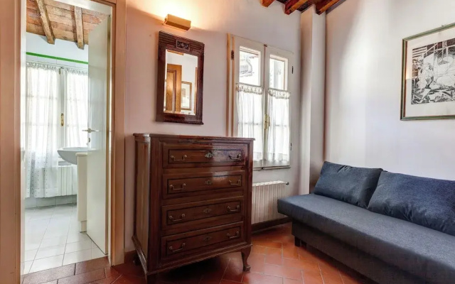 Farinata Apartment by Mamo Florence