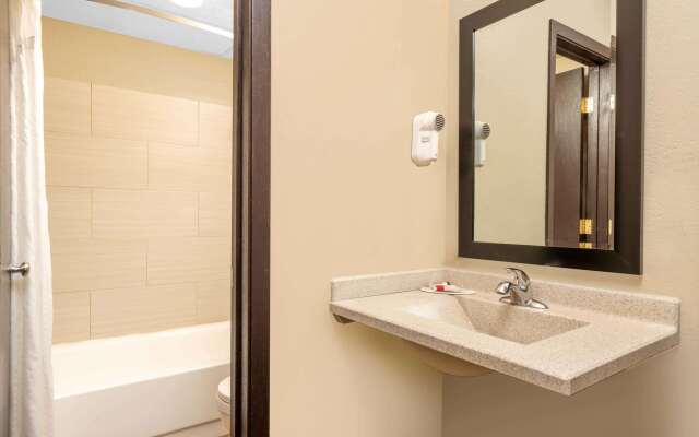 Super 8 by Wyndham Glenwood