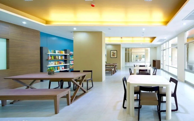 Airport Link Hua Mak Condo