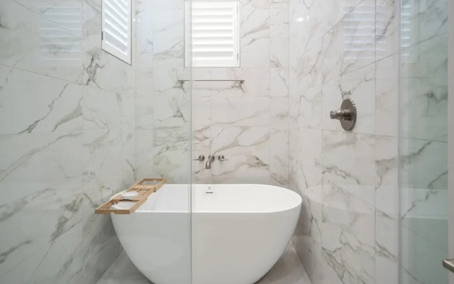 Serenity Shore 305 SOU