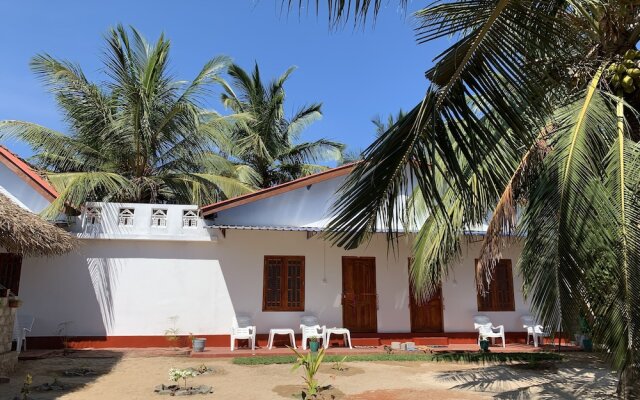 Palm view inn-Nilaveli