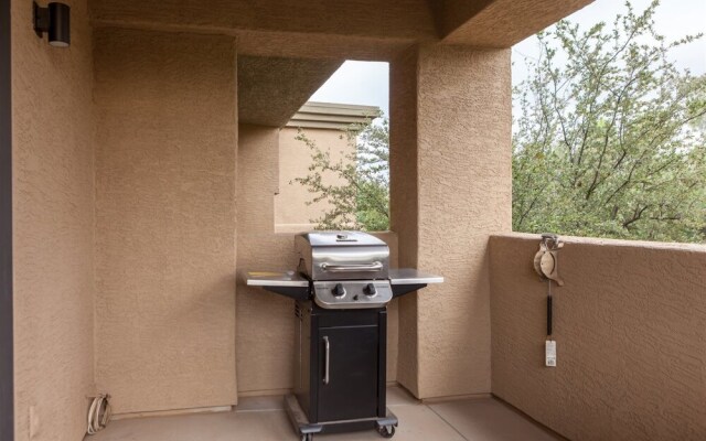 2BR Plus Ocotillo Townhome, Heated Pool, Spa, Gym