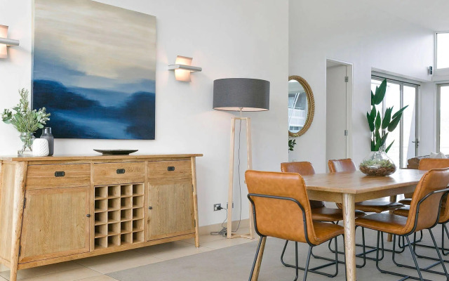 Sullivans Cove Apartments