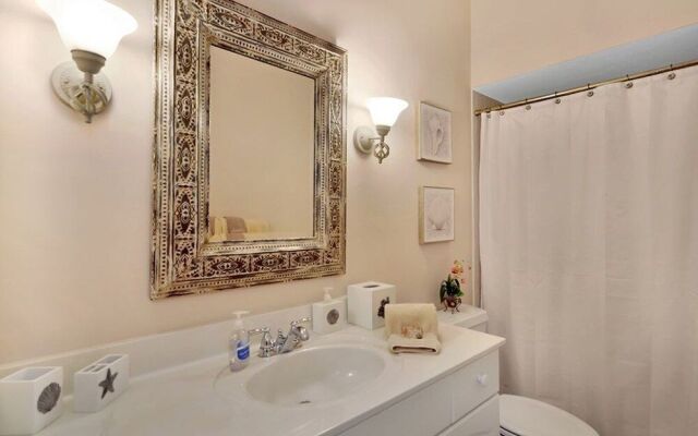 Colonial Home #12972