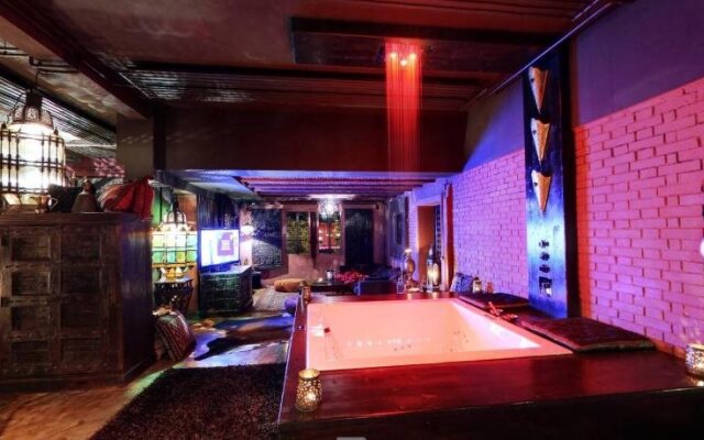 Bijou Hotel / Love and Romance