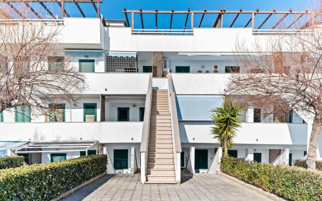 Sea-Side Apartment in Policastro Bussentino with Balcony