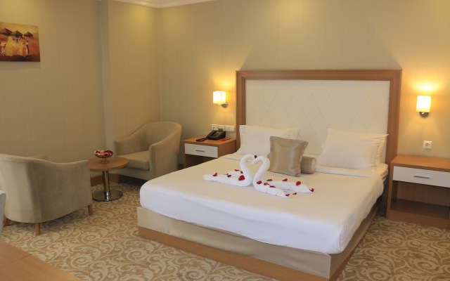 Momona Hotel