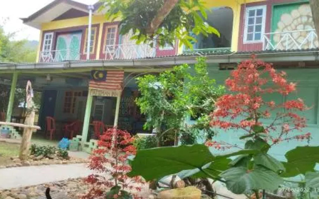 Tahan Guest House