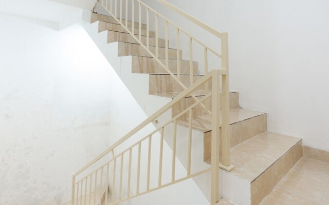 Cemerlang Guesthouse by RedDoorz