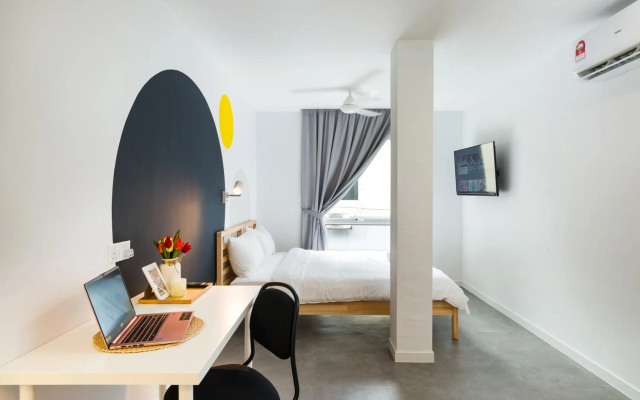 Upstairs Downstairs Coliving Kampung Pandan – Guest Rooms – Kuala Lumpur