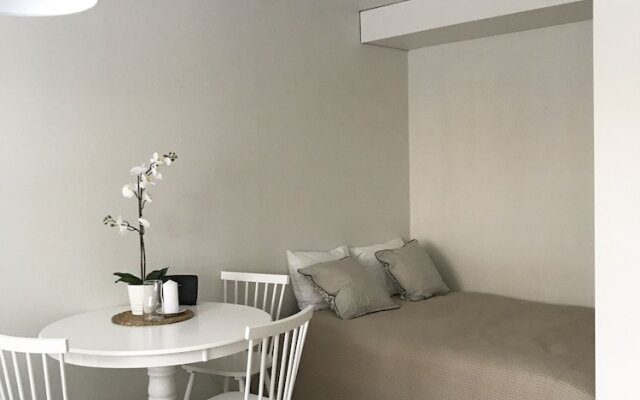 SSA Spot Bright 1-room apartment 5004B10