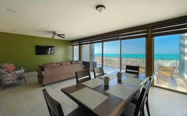 Upscale Ocean View Condo Close to it all Great