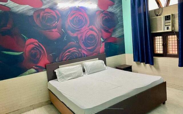 OYO Hotel Royal Apple