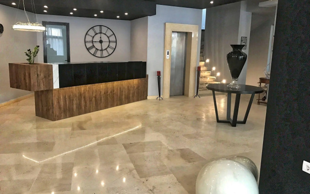 GQ Hotel & Club - Adults Only