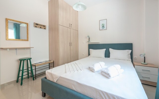 Cozy Acropolis Studio by Cloudkeys